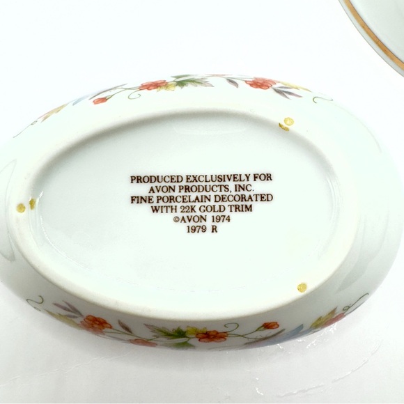 Avon Vintage Butterfly Fantasy Egg Trinket Box 1970’s Dated 1974, 22k Gold Trim - Picture 10 of 13